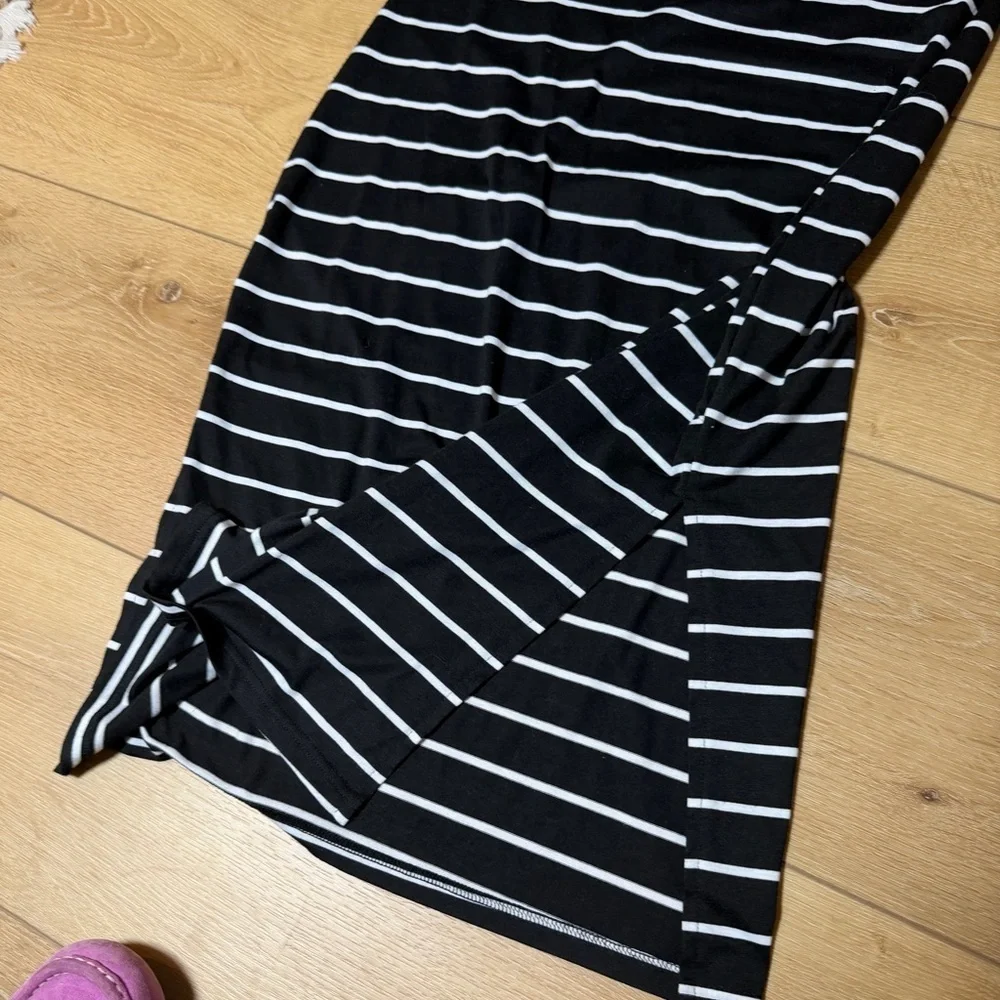 SHEIN Black & White Striped Midi Tee Dress with Side Slit - Picture 8 of 10